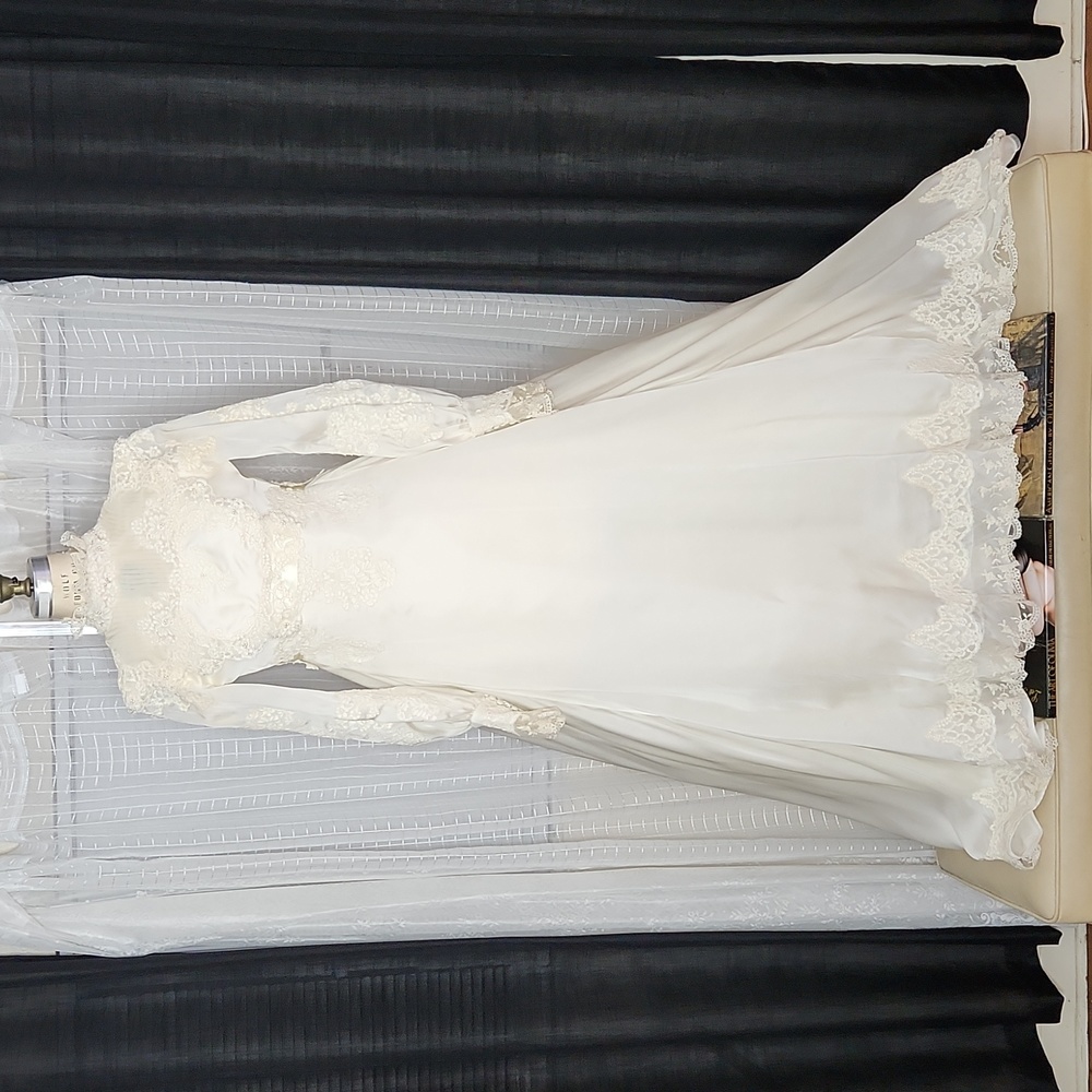 The Aline Dress | Vintage Midcentury Matching Long Sleeve Wedding Gown & Veil